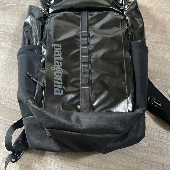 Patagonia Black Hole Pack Padded Back Polyester Backpack 49296 Black 25 L - Picture 9 of 10
